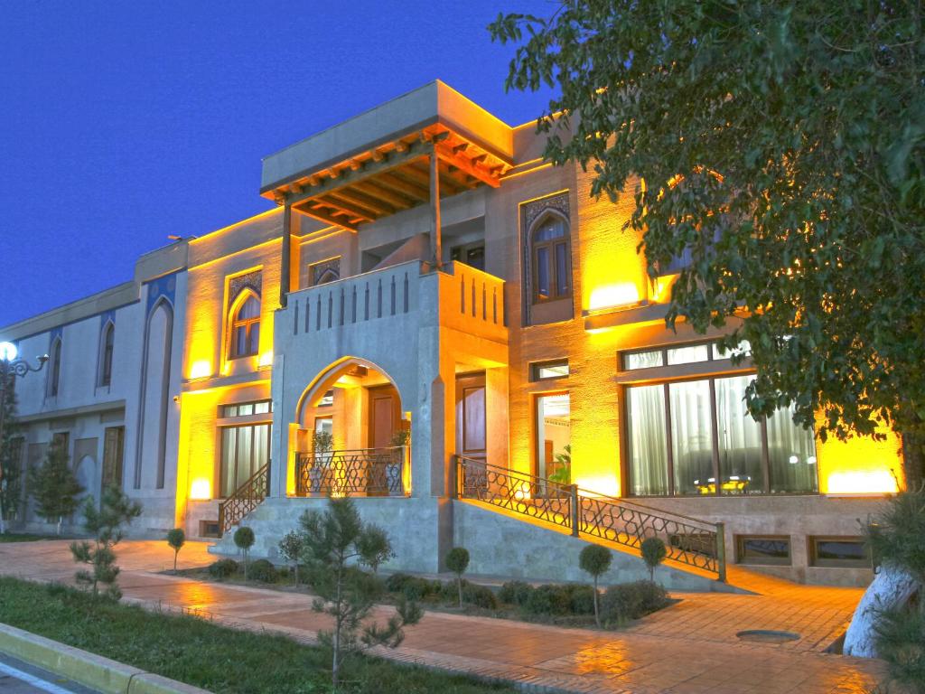 CARAVAN Plaza Boutique Hotel